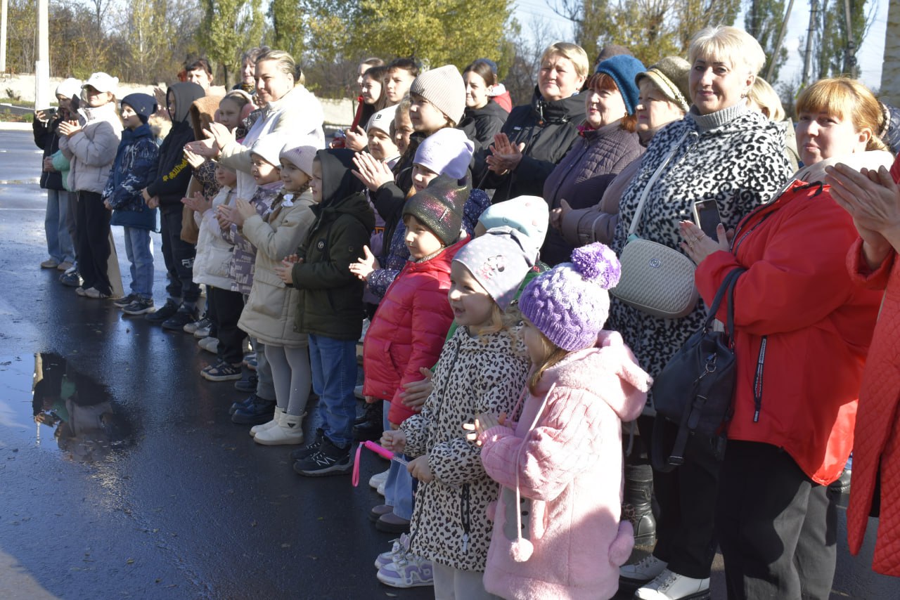В Перевальске состоялось открытие арт-объекта "Театральная площадь" В Перевальске состоялось открытие арт-объекта "Театральная площадь"