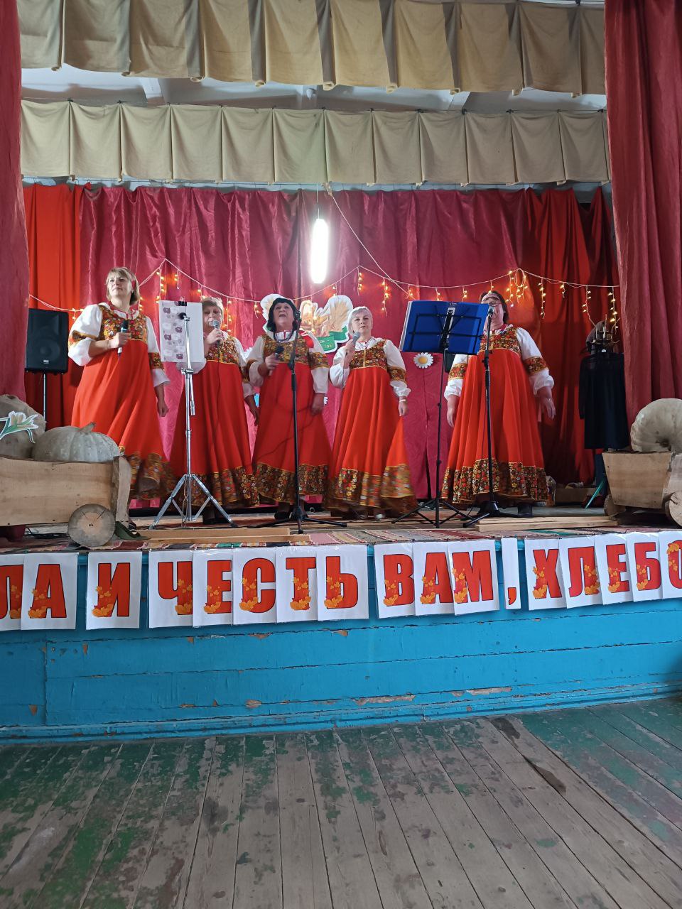 Вячеслав Третьяков: День работников сельского хозяйства праздновался 12 октября, он прошел незамеченным в суете полевых работ Вячеслав Третьяков: День работников сельского хозяйства праздновался 12 октября, он прошел незамеченным в суете полевых работ