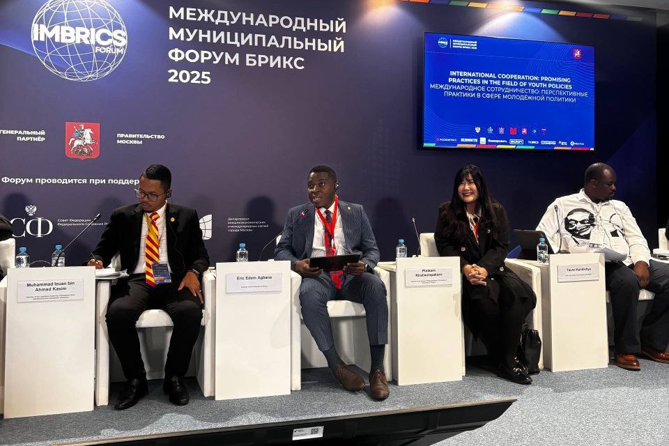 Александр Криеренко выступил модератором сессии Международного муниципального форума БРИКС Александр Криеренко выступил модератором сессии Международного муниципального форума БРИКС