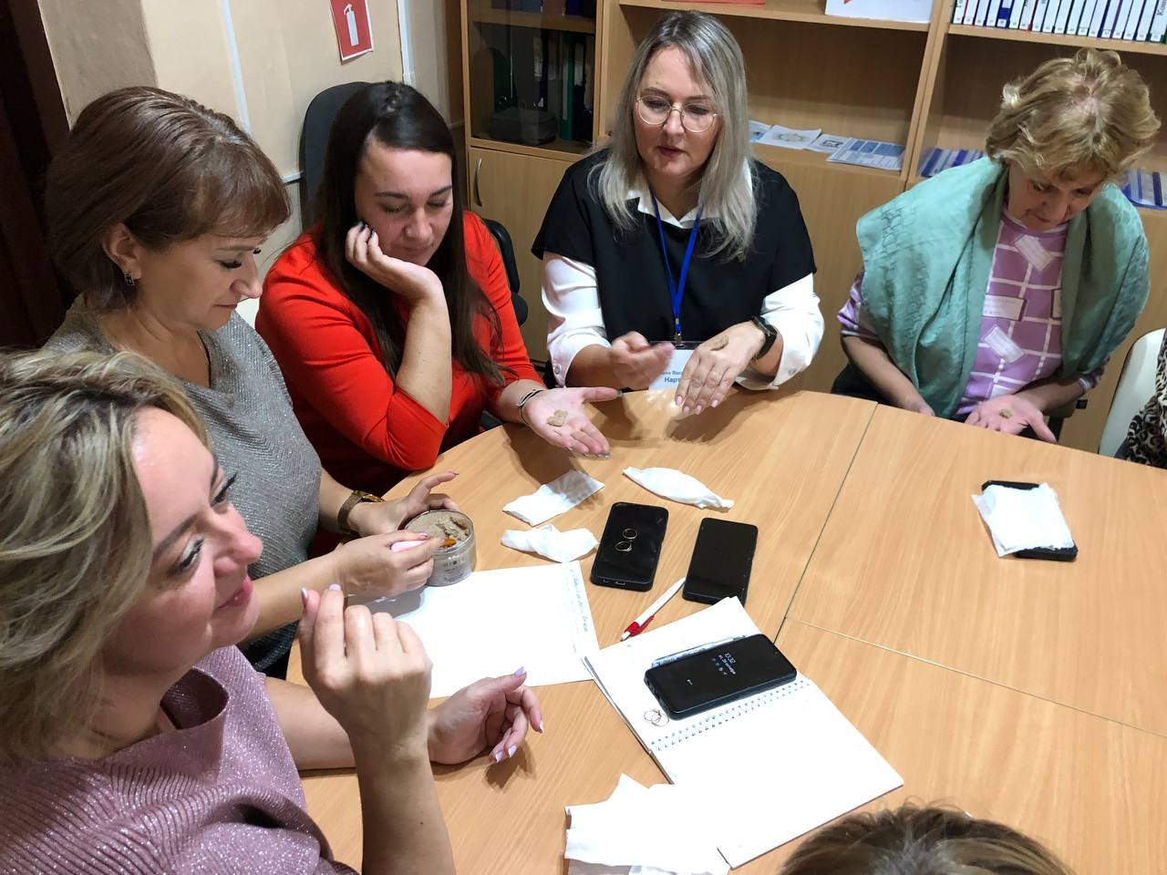 В Беловодске прошло заседание женского клуба «Женщина в деле» В Беловодске прошло заседание женского клуба «Женщина в деле»