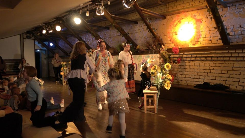 Запись словацкой сказки «У солнышка в гостях» в Центр культуры и досуга «Заря» города Первомайска была направлена в преддверии Дня народного единства и выходных дней Запись словацкой сказки «У солнышка в гостях» в Центр культуры и досуга «Заря» города Первомайска была направлена в преддверии Дня народного единства и выходных дней