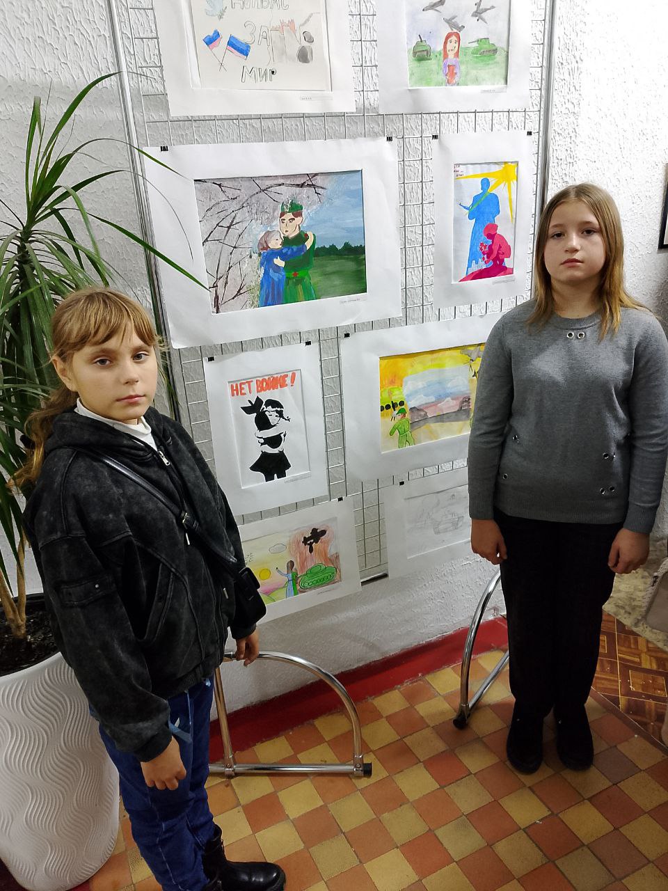 Учащиеся Благовского УВК им. А.М. Крюкова посетили школьный музей боевой итрудовой славы «Память» в Ясеновской гимназии имени Ю.В. Стеценко Учащиеся Благовского УВК им. А.М. Крюкова посетили школьный музей боевой итрудовой славы «Память» в Ясеновской гимназии имени Ю.В. Стеценко