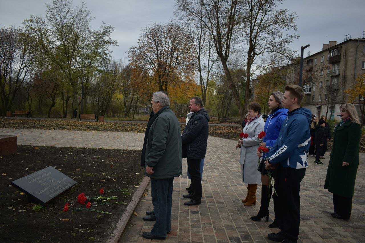 Сквер «Победы»: память поколений и новый облик для жителей Стаханова Сквер «Победы»: память поколений и новый облик для жителей Стаханова