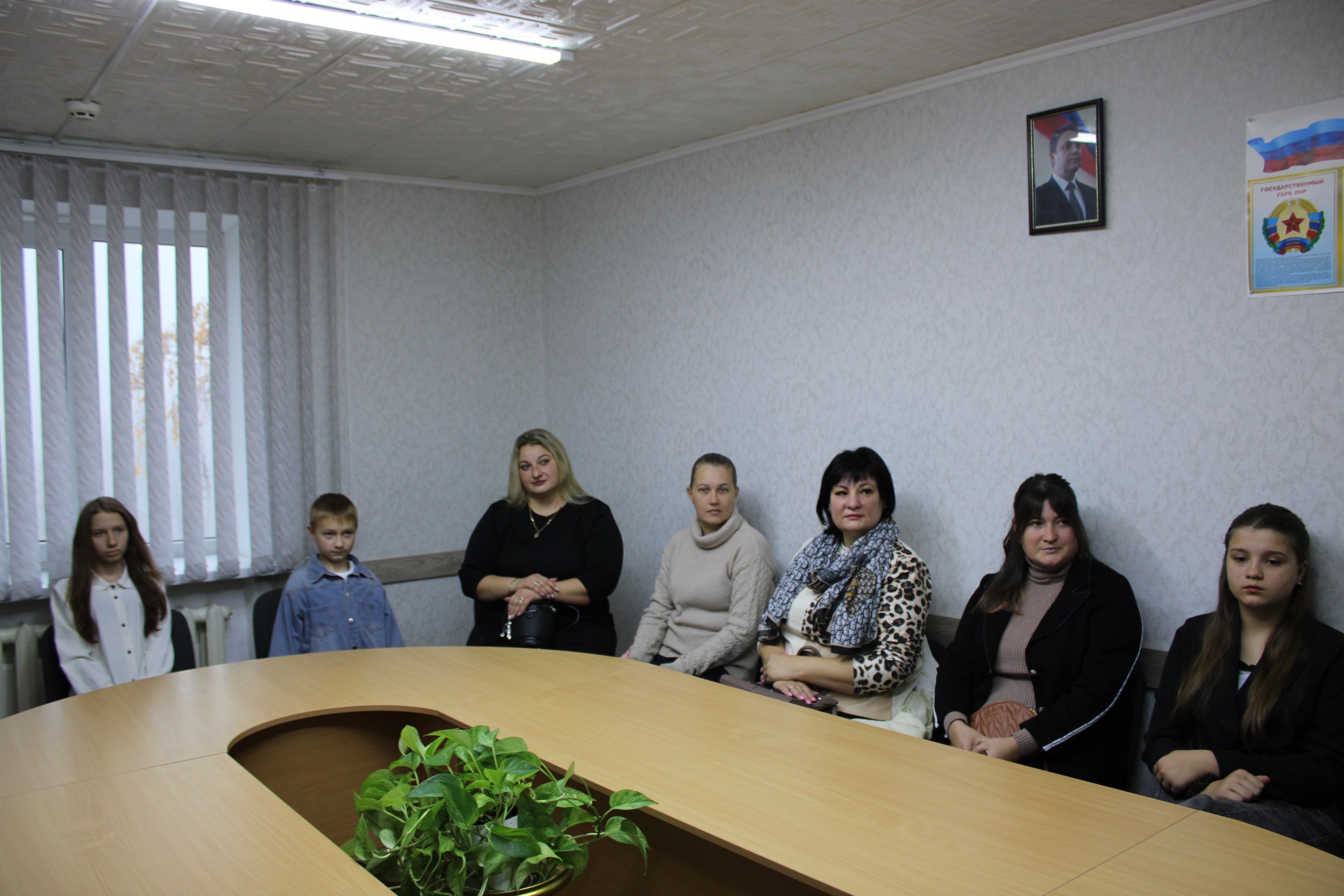 Сегодня при поддержке Совета женщин города Ровеньки "Союза женщин России" в Республиканском центре занятости населения города Ровеньки прошло торжественное награждения победителей ежегодного конкурса рисунка «Мой город в... Сегодня при поддержке Совета женщин города Ровеньки "Союза женщин России" в Республиканском центре занятости населения города Ровеньки прошло торжественное награждения победителей ежегодного конкурса рисунка «Мой город в...