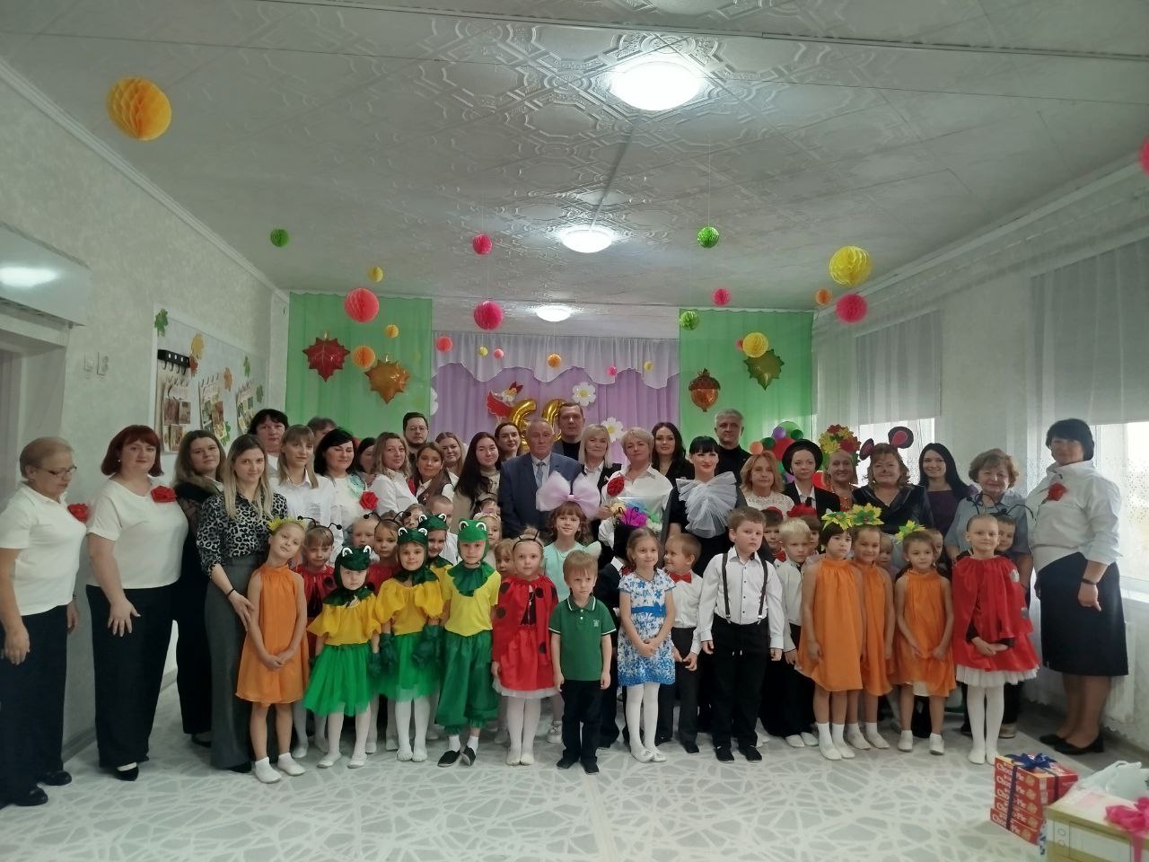 Сегодня детский сад "Дюймовочка" отмечает свой 60-летний юбилей – событие, наполненное радостью и гордостью для всех, кто связан с этим замечательным учреждением Сегодня детский сад "Дюймовочка" отмечает свой 60-летний юбилей – событие, наполненное радостью и гордостью для всех, кто связан с этим замечательным учреждением