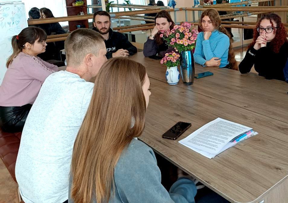 Константин Бутримов: В Новоайдарском муниципальном округе прошла встреча с работающей молодежью в рамках партийного проекта «Единая Россия» «Выбирай свое» Константин Бутримов: В Новоайдарском муниципальном округе прошла встреча с работающей молодежью в рамках партийного проекта «Единая Россия» «Выбирай свое»