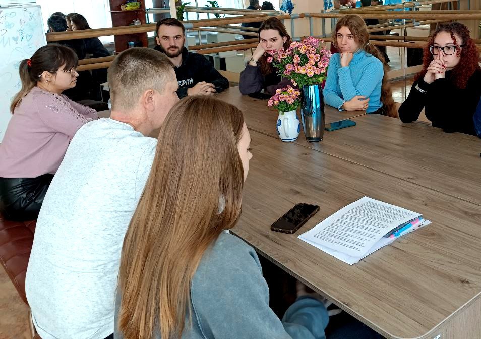 Константин Бутримов: В Новоайдарском муниципальном округе прошла встреча с работающей молодежью в рамках партийного проекта «Единая Россия» «Выбирай свое» Константин Бутримов: В Новоайдарском муниципальном округе прошла встреча с работающей молодежью в рамках партийного проекта «Единая Россия» «Выбирай свое»