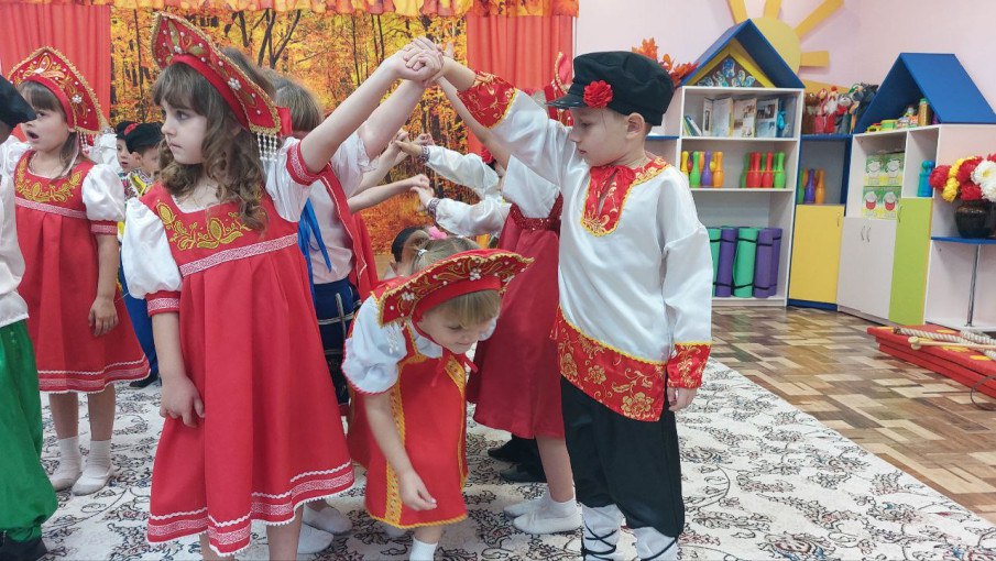 4 ноября в России отмечают День народного единства 4 ноября в России отмечают День народного единства