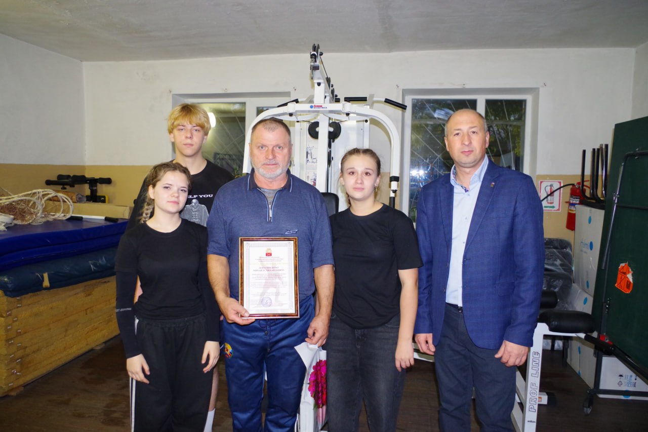 Сергей Крамаренко: Вчера, в рамках празднования Дня тренера, встретился с наставниками спортивных дисциплин, чтобы поблагодарить их за вклад в развитие спорта и воспитание подрастающего поколения Сергей Крамаренко: Вчера, в рамках празднования Дня тренера, встретился с наставниками спортивных дисциплин, чтобы поблагодарить их за вклад в развитие спорта и воспитание подрастающего поколения