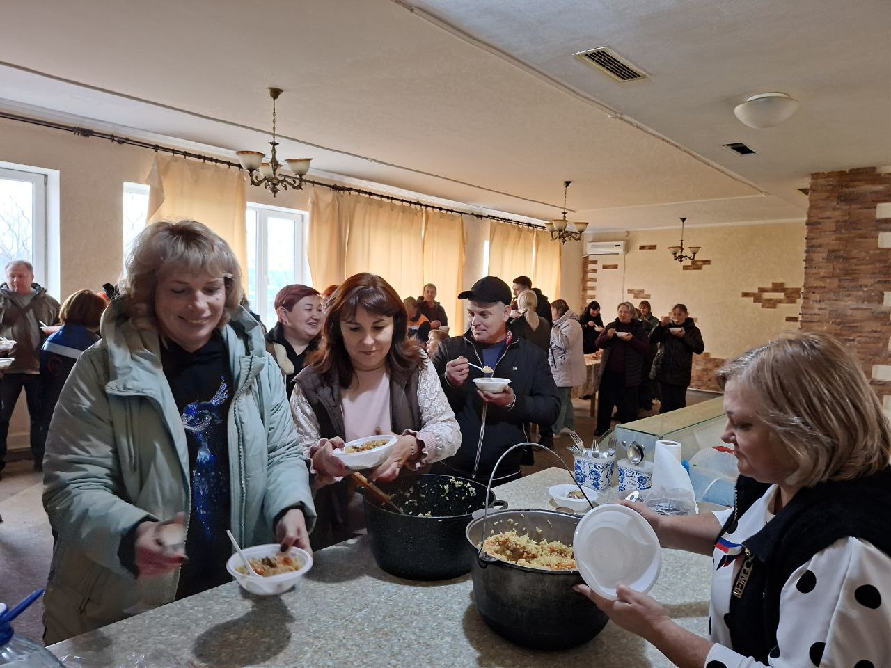 Для работников Луганского железнодорожного узла прошел праздничный концерт, посвященный Дню Народного Единства Для работников Луганского железнодорожного узла прошел праздничный концерт, посвященный Дню Народного Единства
