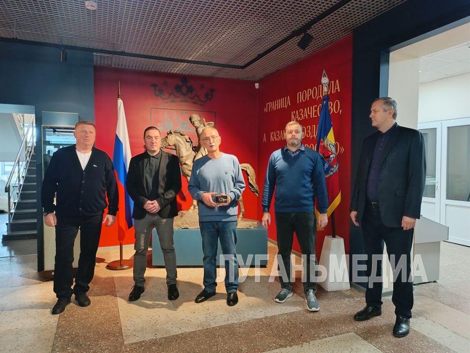 В Станице Луганской открылась выставка «Казачья гвардия – гордость Российской империи» В Станице Луганской открылась выставка «Казачья гвардия – гордость Российской империи»