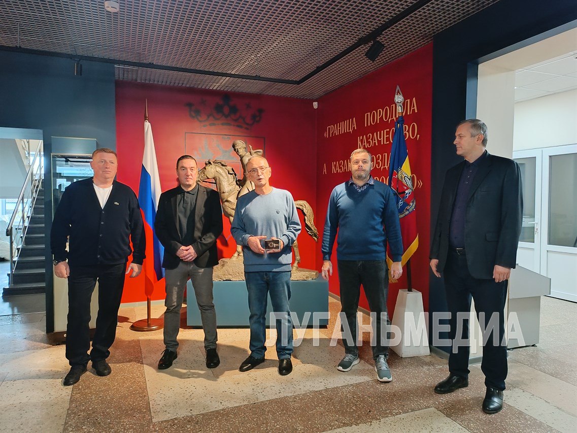 В Станице Луганской открылась выставка «Казачья гвардия – гордость Российской империи» В Станице Луганской открылась выставка «Казачья гвардия – гордость Российской империи»