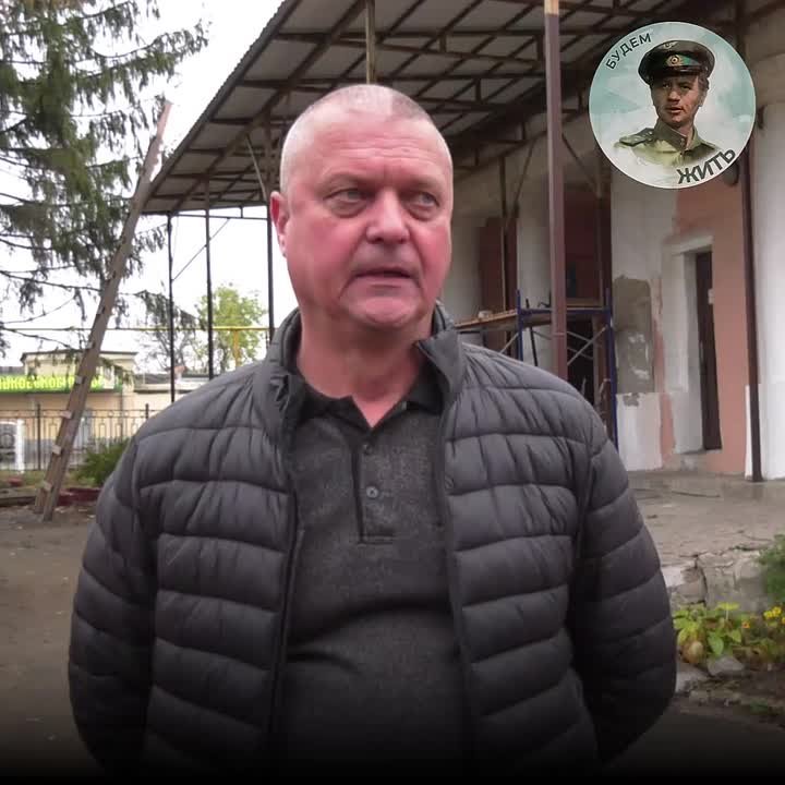 В Ровеньках ЛНР обновили крышу одного из зданий центральной горбольницы