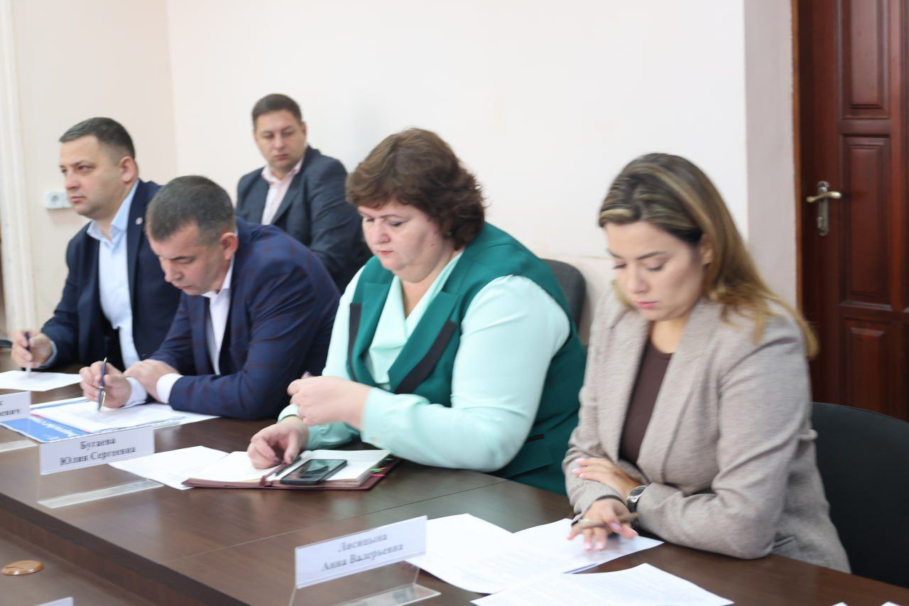 Константин Бутримов: НА ПОВЕСТКЕ АКТУАЛЬНЫЕ ВОПРОСЫ Константин Бутримов: НА ПОВЕСТКЕ АКТУАЛЬНЫЕ ВОПРОСЫ