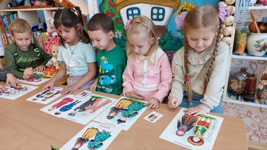 4 ноября в России отмечают День народного единства 4 ноября в России отмечают День народного единства