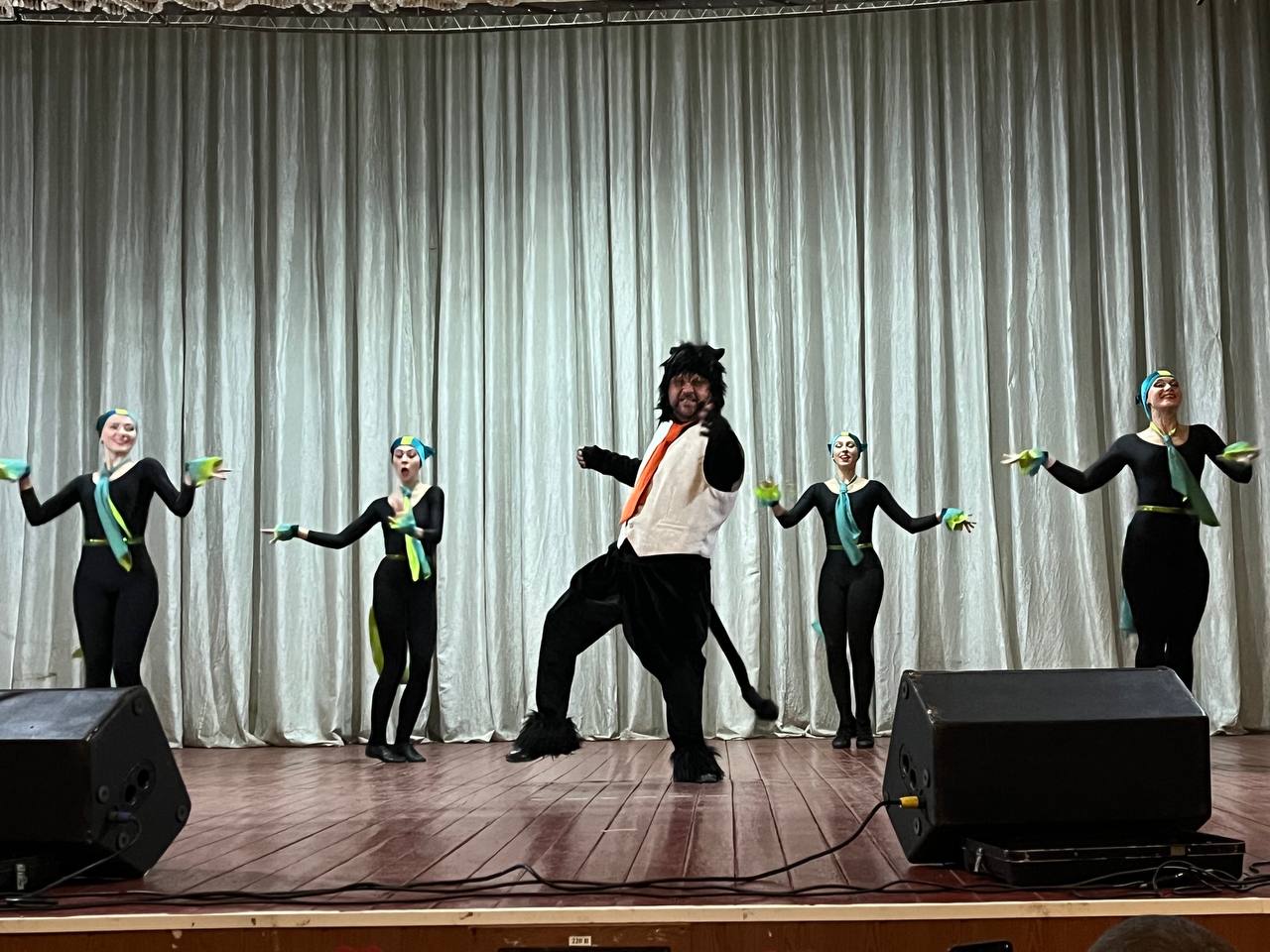 Программа «Летучий корабль – курс на радость!» подарила детям Зоринска незабываемое путешествие по сказочной стране! Программа «Летучий корабль – курс на радость!» подарила детям Зоринска незабываемое путешествие по сказочной стране!