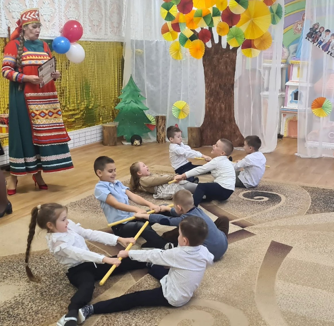 В дошкольном учреждении «Изумляндия» прошло мероприятие, посвященное Дню народного единства В дошкольном учреждении «Изумляндия» прошло мероприятие, посвященное Дню народного единства