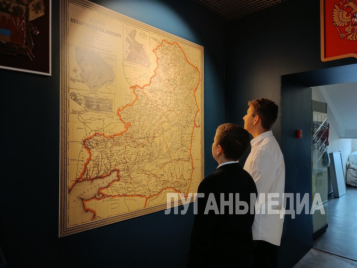 В Станице Луганской открылась выставка «Казачья гвардия – гордость Российской империи» В Станице Луганской открылась выставка «Казачья гвардия – гордость Российской империи»