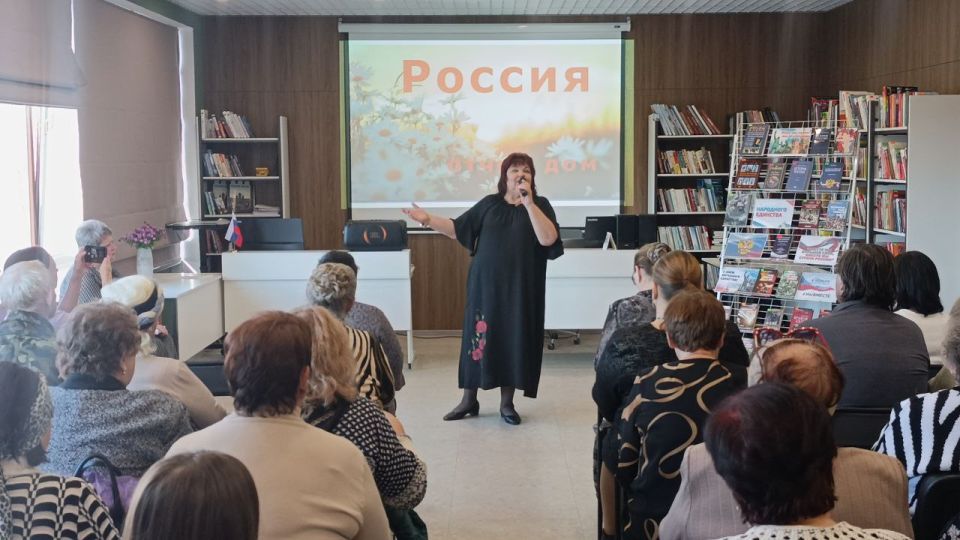 Мы День Единства отмечаем Мы День Единства отмечаем