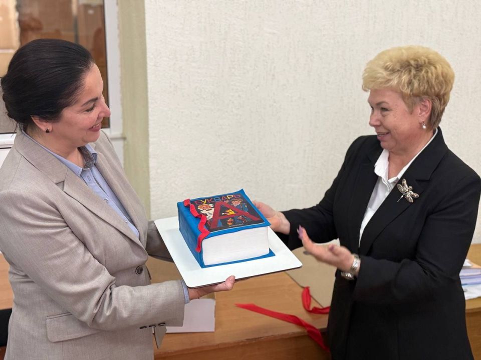 Ольга Бас: В преддверии Дня народного единства посетила Луганский государственный педагогический университет (ЛГПУ), где для студентов и гостей вуза был организован увлекательный экскурс в историю Букваря и Азбуки Ольга Бас: В преддверии Дня народного единства посетила Луганский государственный педагогический университет (ЛГПУ), где для студентов и гостей вуза был организован увлекательный экскурс в историю Букваря и Азбуки