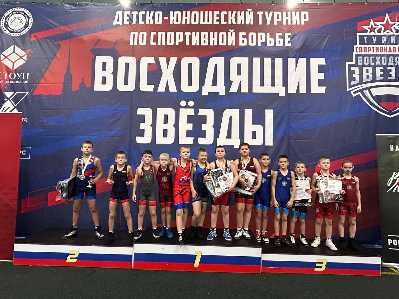 Борцы из ЛНР завоевали шесть медалей на турнире по греко-римской борьбе в Санкт-Петербурге