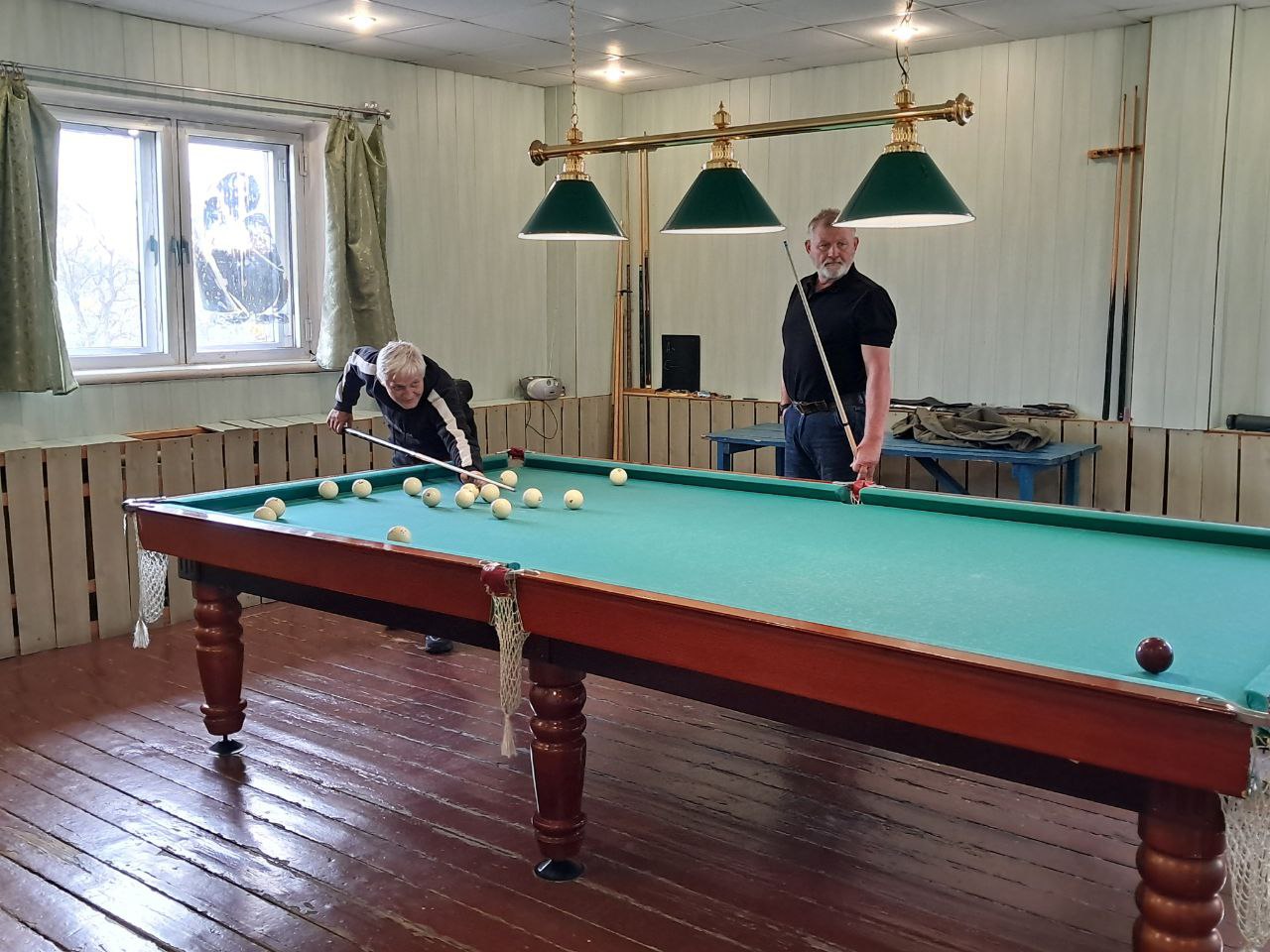 В рамках регионального движения "За медицину здорового долголетия" в Доме культуры им. Горького пгт Ясеновский было проведено мероприятие «Играем в бильярд с друзьями» В рамках регионального движения "За медицину здорового долголетия" в Доме культуры им. Горького пгт Ясеновский было проведено мероприятие «Играем в бильярд с друзьями»