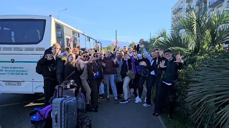 Молодежный форум «Выбор.ФМ.Сириус» завершился и команда из Луганской Народной Республики отправляется домой!