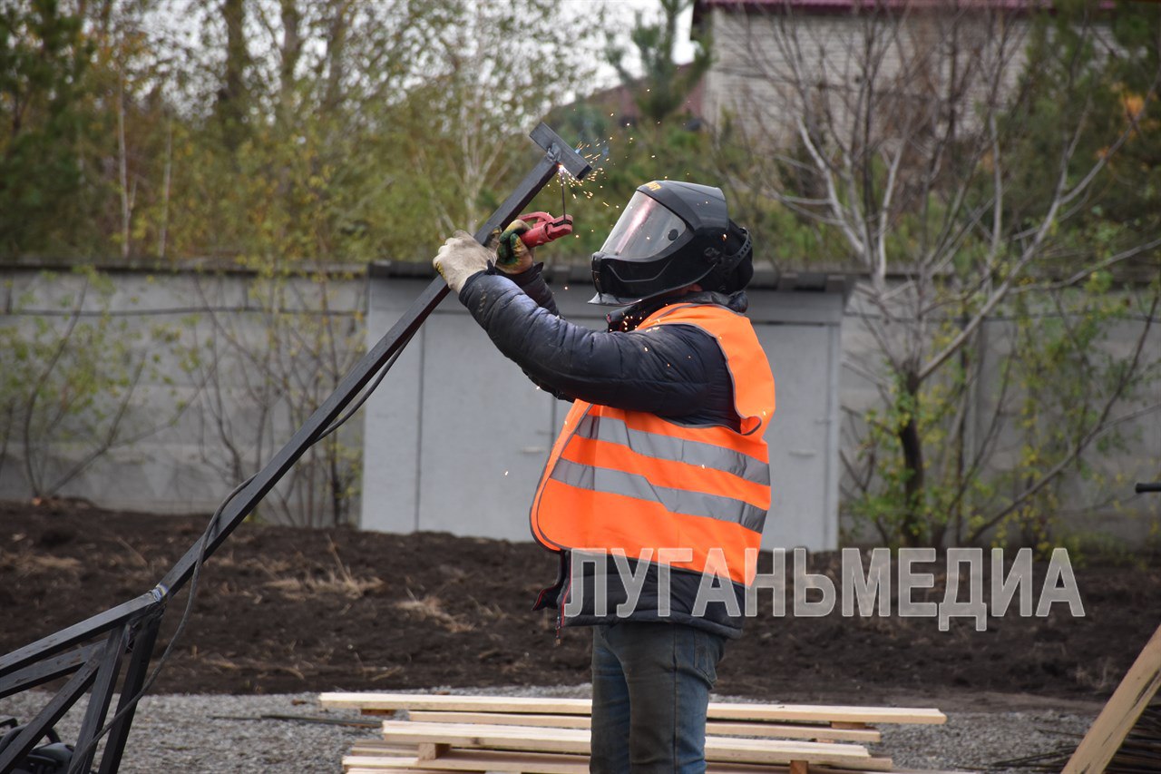Впервые за долгие годы в Алчевске стартовало масштабное строительство многоквартирного жилья Впервые за долгие годы в Алчевске стартовало масштабное строительство многоквартирного жилья