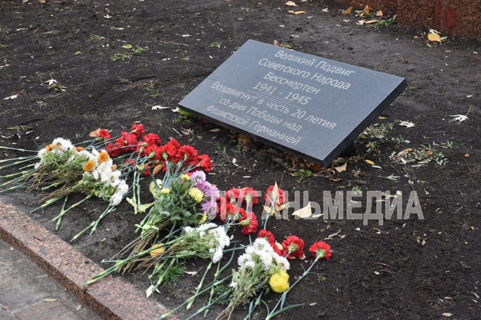В Стаханове состоялось открытие сквера Победы после масштабной реконструкции В Стаханове состоялось открытие сквера Победы после масштабной реконструкции