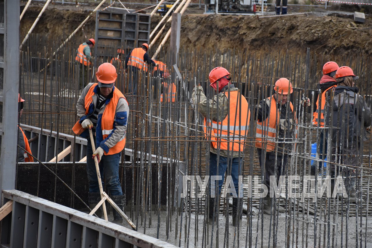 Впервые за долгие годы в Алчевске стартовало масштабное строительство многоквартирного жилья Впервые за долгие годы в Алчевске стартовало масштабное строительство многоквартирного жилья