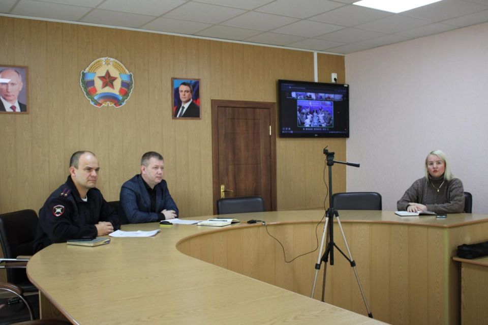 Андрей Рубанцов: Ровеньки приняли участие в заседании комиссии ЛНР по обеспечению безопасности дорожного движения Андрей Рубанцов: Ровеньки приняли участие в заседании комиссии ЛНР по обеспечению безопасности дорожного движения