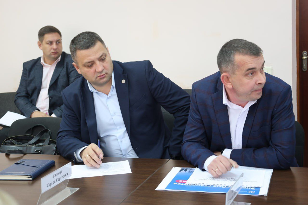 Константин Бутримов: НА ПОВЕСТКЕ АКТУАЛЬНЫЕ ВОПРОСЫ Константин Бутримов: НА ПОВЕСТКЕ АКТУАЛЬНЫЕ ВОПРОСЫ