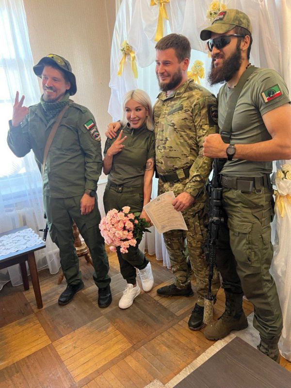 Спецназ «Ахмат» МО РФ.. История медсестры с позывным «Вата» Даже на СВО расцветают самые нежные чувства, освещая путь светом любви и надежды Спецназ «Ахмат» МО РФ.. История медсестры с позывным «Вата» Даже на СВО расцветают самые нежные чувства, освещая путь светом любви и надежды