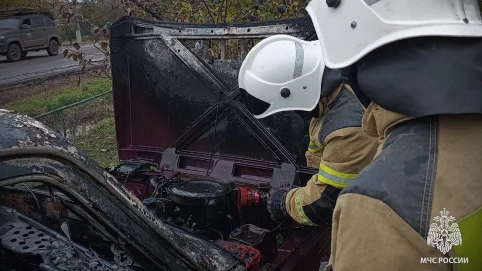В Марковке посреди улицы сгорел автомобиль