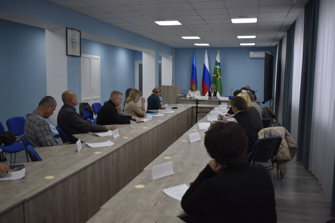 31 октября в зале заседаний Администрации городского округа города Брянки состоялось XXXVII заседание Совета городского округа муниципальное образование городской округ город Брянка Луганской Народной Республики 31 октября в зале заседаний Администрации городского округа города Брянки состоялось XXXVII заседание Совета городского округа муниципальное образование городской округ город Брянка Луганской Народной Республики