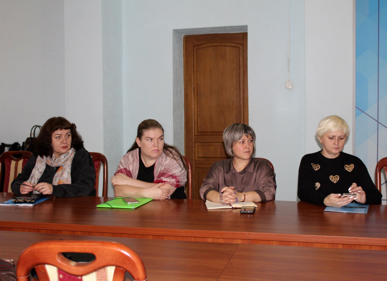 Сегодня в Администрации Краснодонского муниципального округа при участии представителей Межрайонной инспекции Федеральной налоговой службы №8 по Луганской Народной Республике состоялось очередное заседание рабочей группы... Сегодня в Администрации Краснодонского муниципального округа при участии представителей Межрайонной инспекции Федеральной налоговой службы №8 по Луганской Народной Республике состоялось очередное заседание рабочей группы...