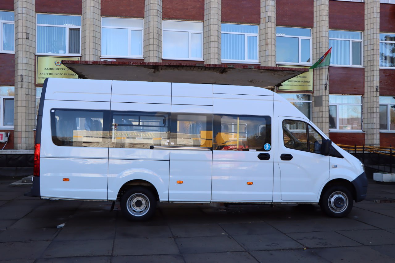 Евгений Бондарь: Лутугинский районный дом культуры получил новый автобус от регионашефа Евгений Бондарь: Лутугинский районный дом культуры получил новый автобус от регионашефа
