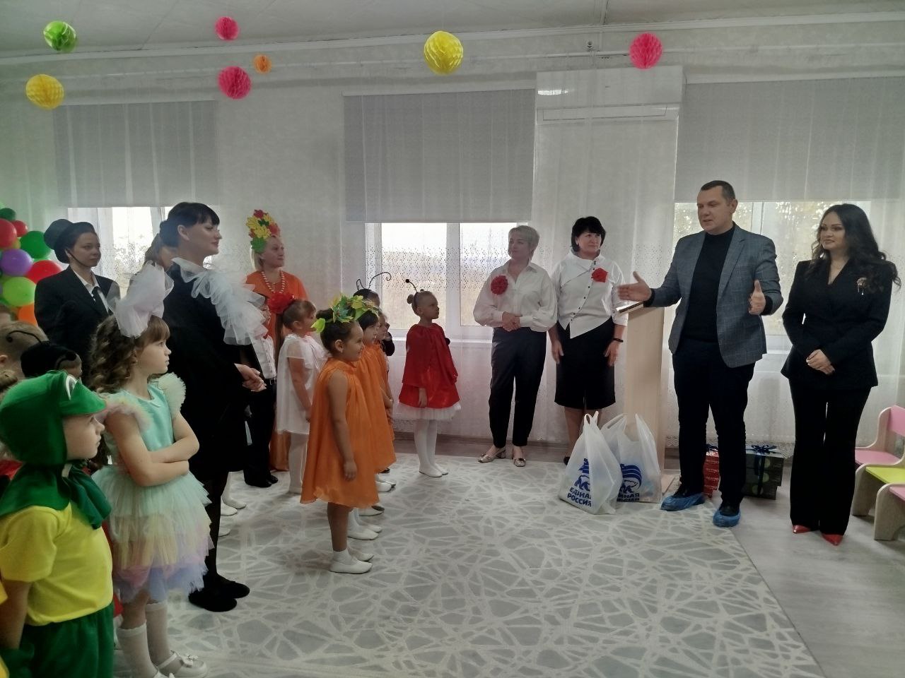 Сегодня детский сад "Дюймовочка" отмечает свой 60-летний юбилей – событие, наполненное радостью и гордостью для всех, кто связан с этим замечательным учреждением Сегодня детский сад "Дюймовочка" отмечает свой 60-летний юбилей – событие, наполненное радостью и гордостью для всех, кто связан с этим замечательным учреждением