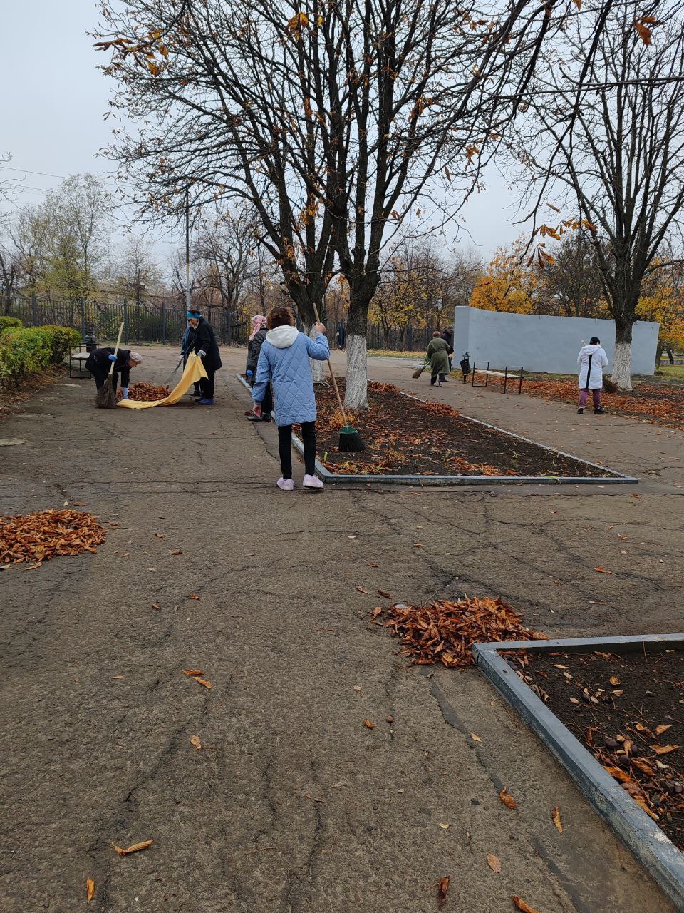 В преддверии Дня народного единства, 31 октября и 1 ноября, на территории Краснодонского муниципального округа пройдет общемуниципальный субботник В преддверии Дня народного единства, 31 октября и 1 ноября, на территории Краснодонского муниципального округа пройдет общемуниципальный субботник