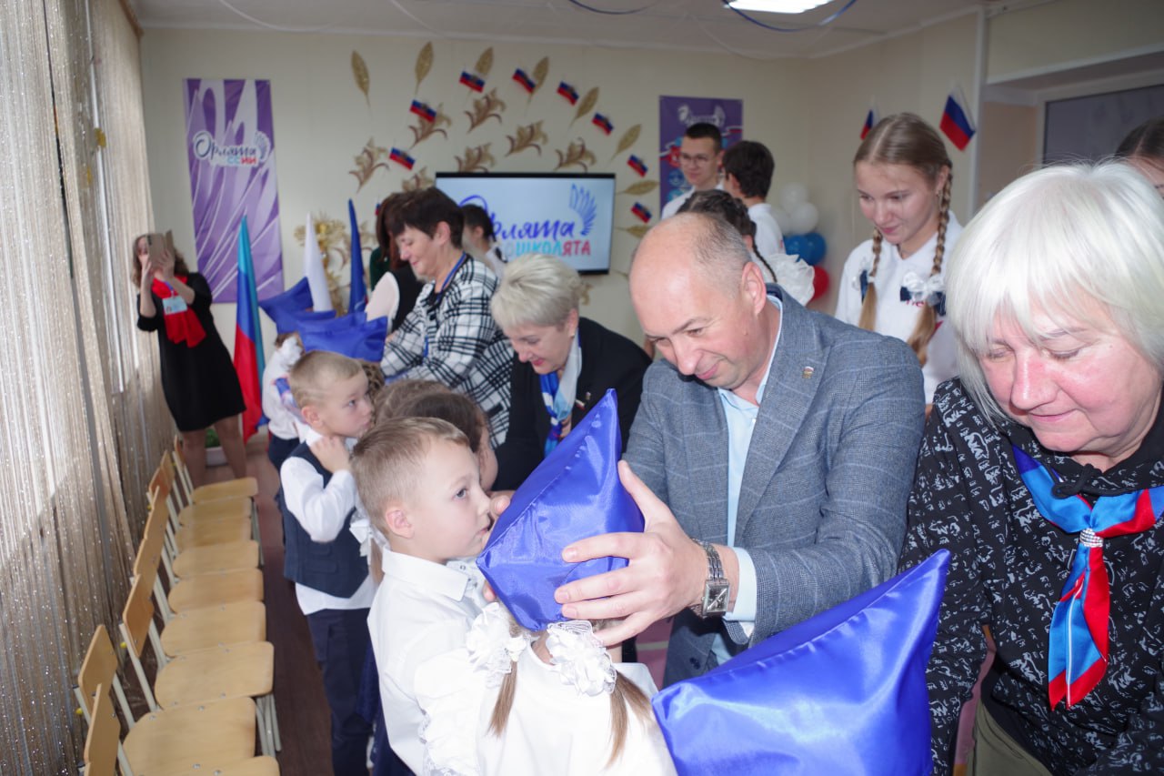 Сегодня в торжественной обстановке в Родаковском ясли-саду «Рябинушка» прошла церемония посвящения воспитанников детского сада в ряды «Орлят-дошколят»