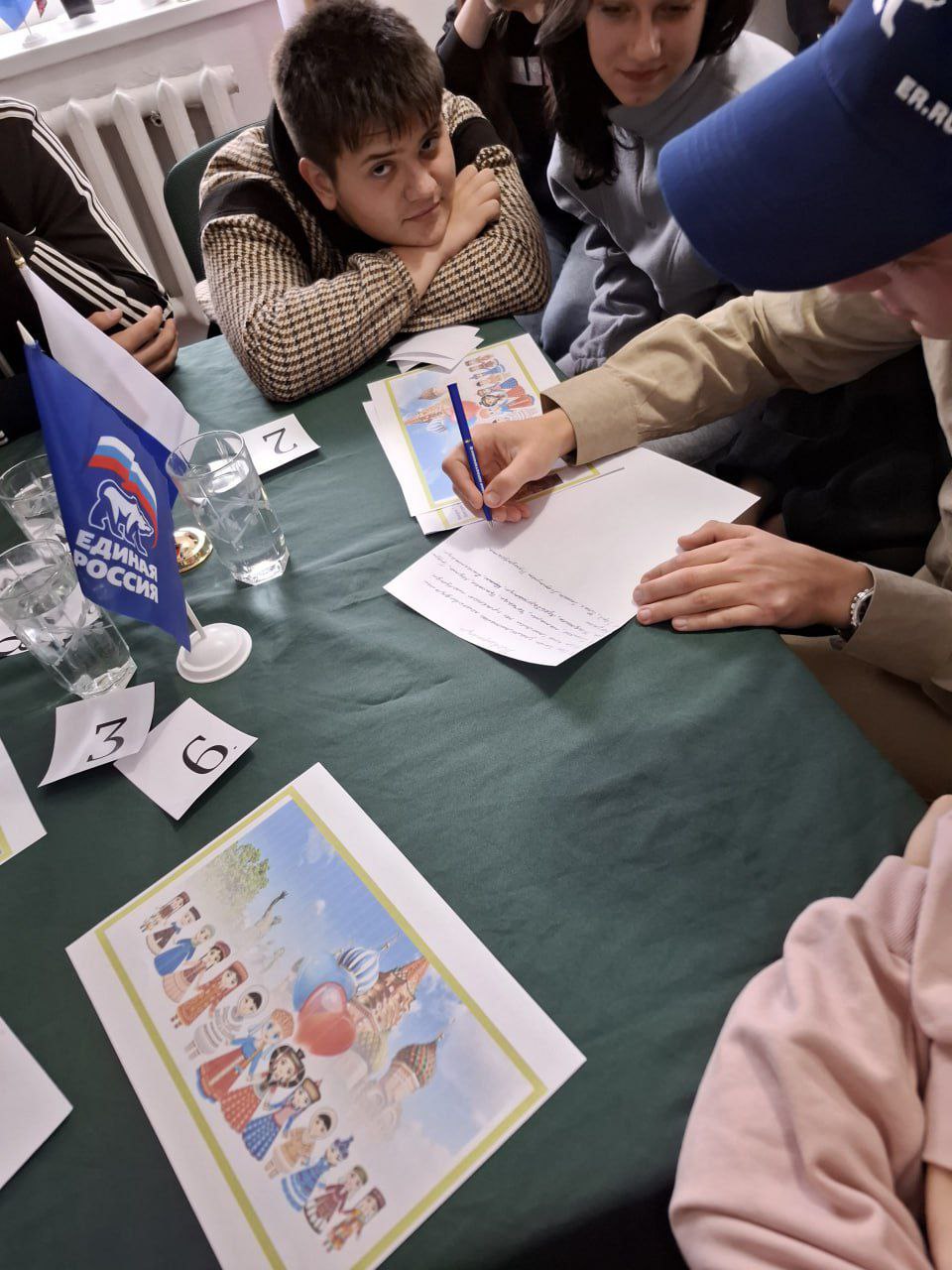 В преддверии Дня народного единства в филиале № 2 "Ландратовский сельский клуб" при непосредственном участии сторонника партии «ЕДИНАЯ РОССИЯ» Дарьи Гузиеватой - заведующего филиалом № 2 "Лантратовский сельский клуб"... В преддверии Дня народного единства в филиале № 2 "Ландратовский сельский клуб" при непосредственном участии сторонника партии «ЕДИНАЯ РОССИЯ» Дарьи Гузиеватой - заведующего филиалом № 2 "Лантратовский сельский клуб"...