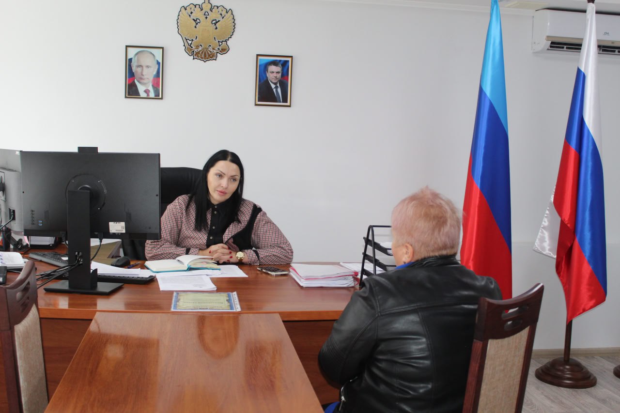 Юлия Кожухарь: Сегодня в Администрации Новопсковского муниципального округа провела личный прием граждан