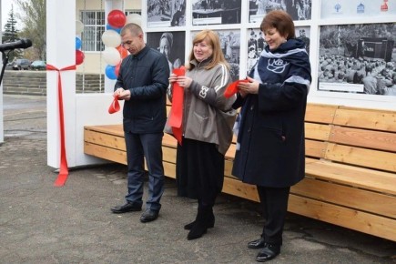 В Первомайске открылась уличная выставка «Театральная площадь»