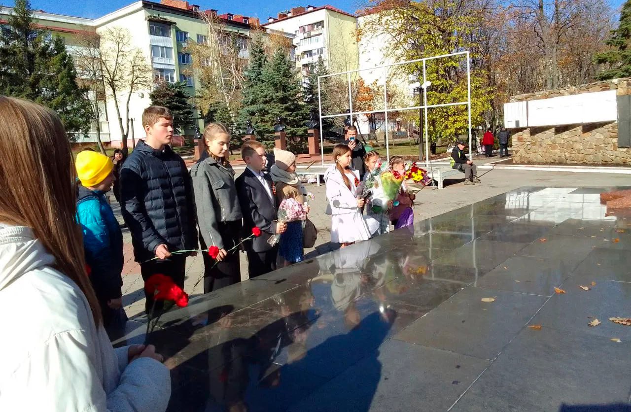 В историческом музее в рамках проекта «Герои Отечества» состоялась музыкально-патриотическая игра «Угадай мелодию по страницам песен военных лет» В историческом музее в рамках проекта «Герои Отечества» состоялась музыкально-патриотическая игра «Угадай мелодию по страницам песен военных лет»