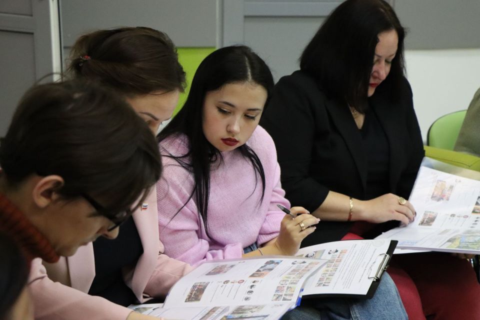 Яркой точкой программы пребывания депутата Совета городского округа Елены Воробьевой на Вологодчине стало участие в Гражданском форуме Вологодской области Яркой точкой программы пребывания депутата Совета городского округа Елены Воробьевой на Вологодчине стало участие в Гражданском форуме Вологодской области