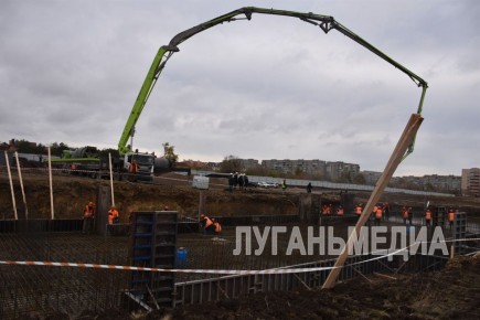 Впервые за долгие годы в Алчевске стартовало масштабное строительство многоквартирного жилья