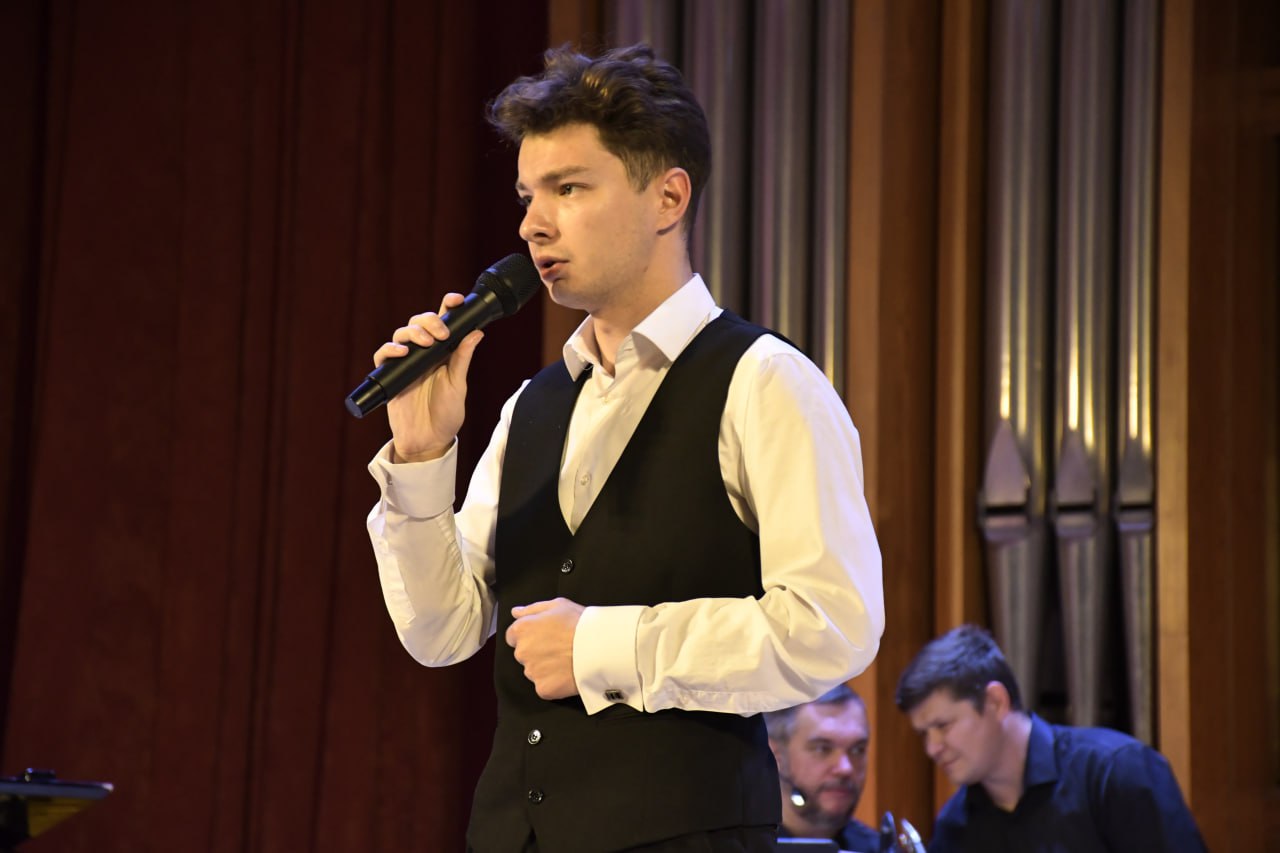 В Луганской академической филармонии состоялся незабываемый вечер — «Вечер латиноамериканской музыки: ритмы, согретые солнцем» В Луганской академической филармонии состоялся незабываемый вечер — «Вечер латиноамериканской музыки: ритмы, согретые солнцем»