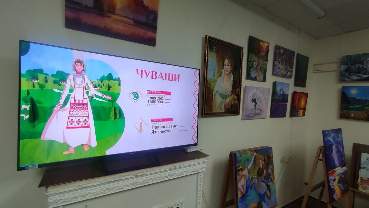 31 октября в Краснолучском краеведческом музее состоялся тематический час «История и традиции многонациональной нашей Родины», посвященный Дню народного единства, для мастеров декоративно-прикладного и художественного... 31 октября в Краснолучском краеведческом музее состоялся тематический час «История и традиции многонациональной нашей Родины», посвященный Дню народного единства, для мастеров декоративно-прикладного и художественного...