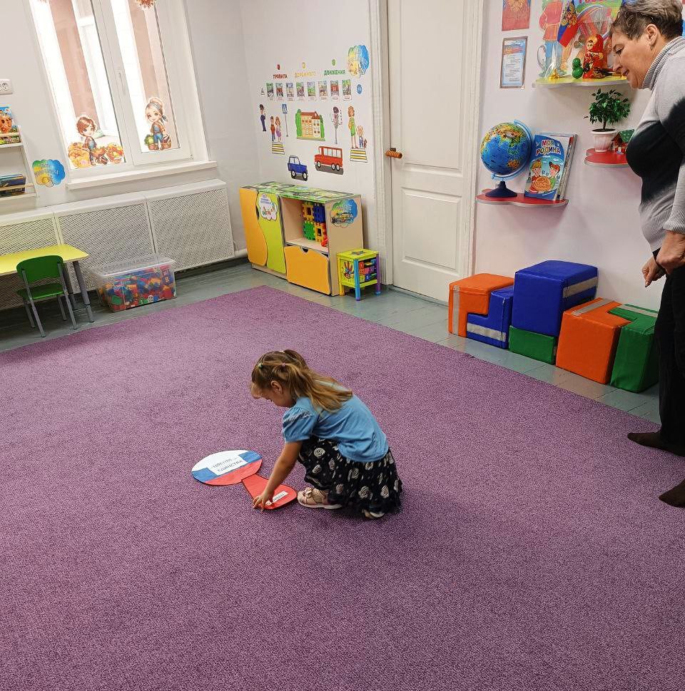 4 ноября вся наша страна отмечает ещё совсем молодой праздник – ДЕНЬ НАРОДНОГО ЕДИНСТВА! Это дата исторической мудрости российского народа, символ независимости, государственности и жизнестойкости России 4 ноября вся наша страна отмечает ещё совсем молодой праздник – ДЕНЬ НАРОДНОГО ЕДИНСТВА! Это дата исторической мудрости российского народа, символ независимости, государственности и жизнестойкости России