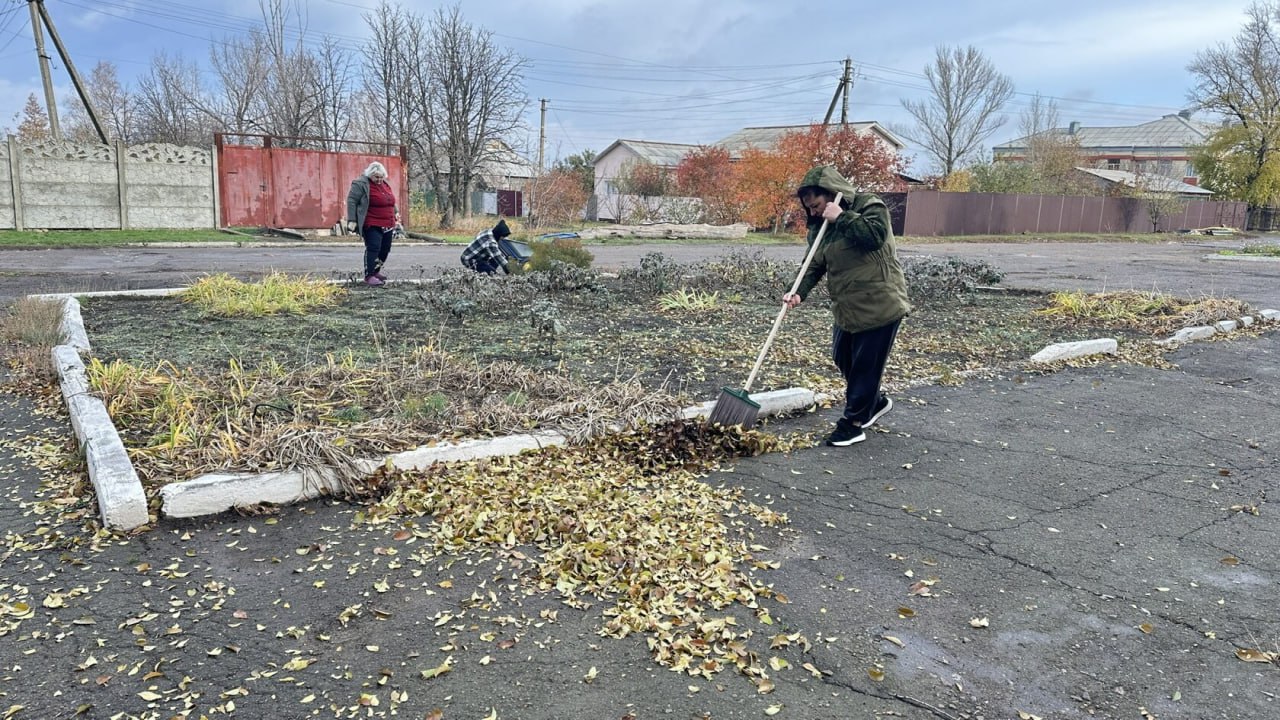 В преддверии Дня народного единства на территории Краснодонского муниципального округа с 31 октября по 1 ноября проходит масштабный субботник В преддверии Дня народного единства на территории Краснодонского муниципального округа с 31 октября по 1 ноября проходит масштабный субботник
